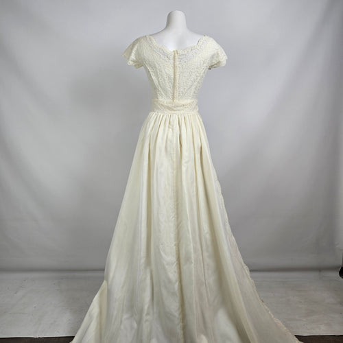 Vintage 1950s Cream Lace Wedding Gown with Detachable Train Size XS/S