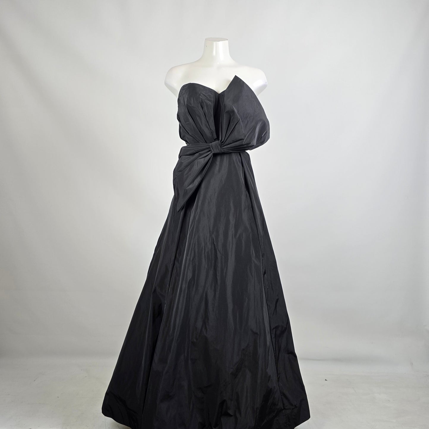 Donna Karan Black Strapless Bow Detail Event Gown Size 6