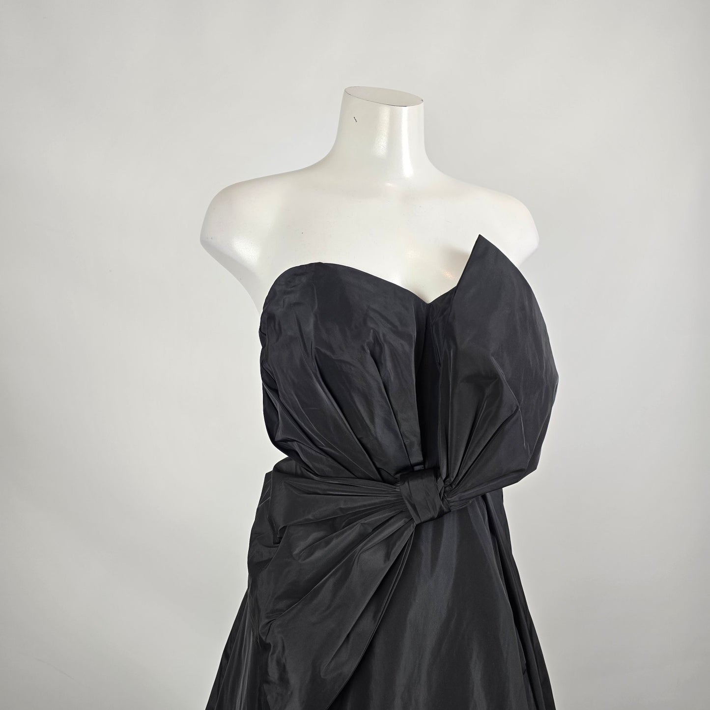 Donna Karan Black Strapless Bow Detail Event Gown Size 6