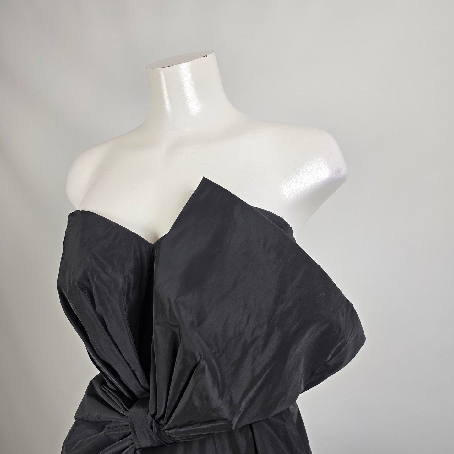 Donna Karan Black Strapless Bow Detail Event Gown Size 6