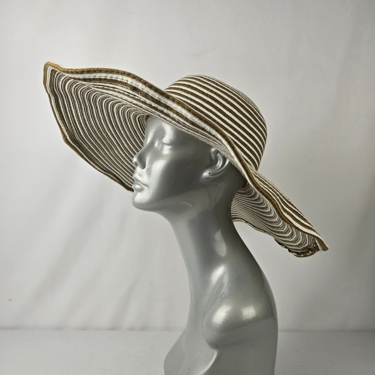 Easy Gardener White & Brown Sun Hat