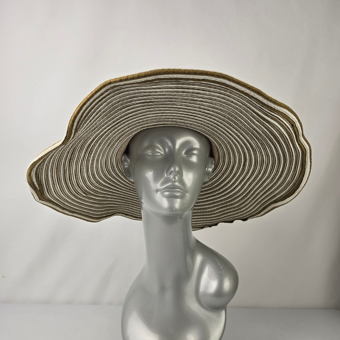 Easy Gardener White & Brown Sun Hat