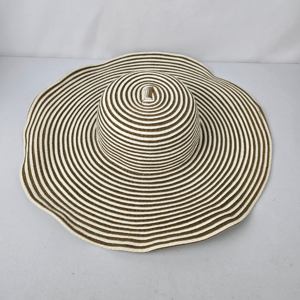 Easy Gardener White & Brown Sun Hat