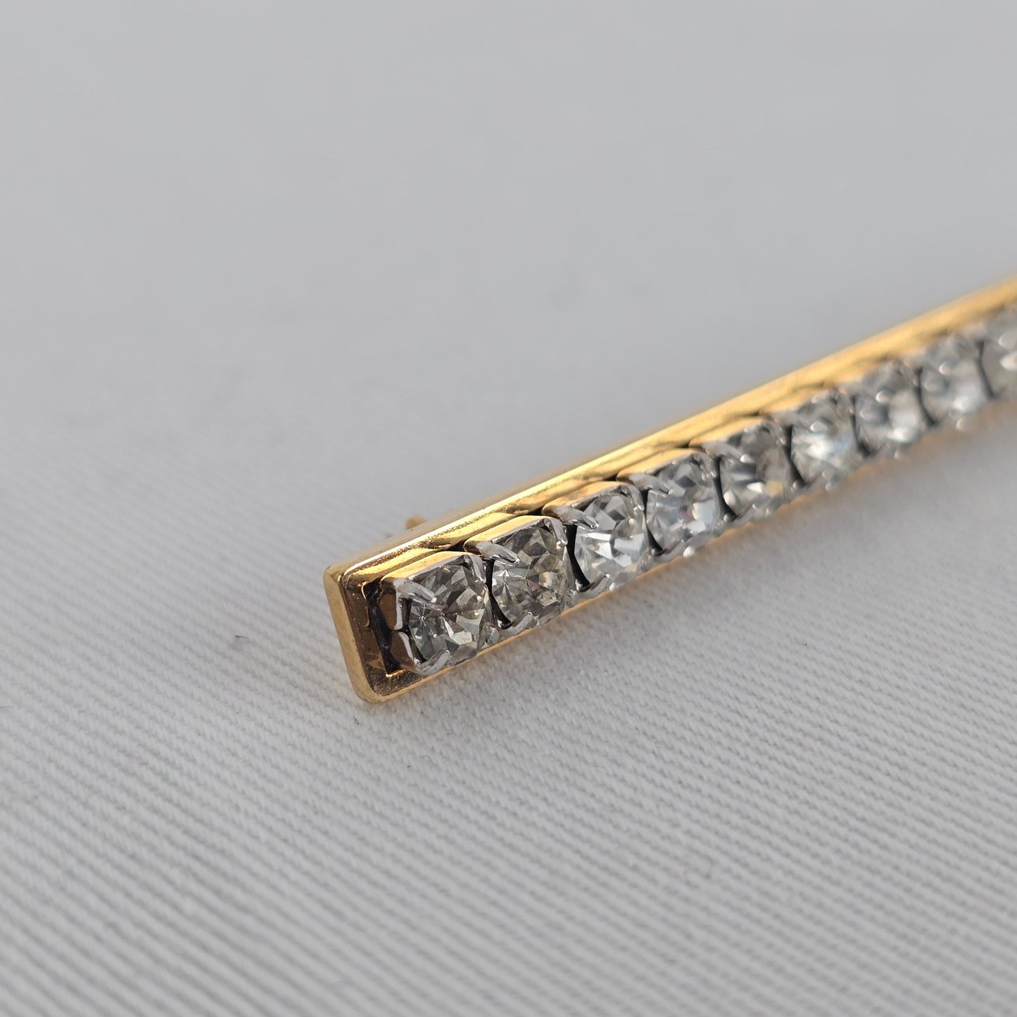 Vintage Gold Tone Rhinestone Bar Brooch – Classic Linear Crystal Pin
