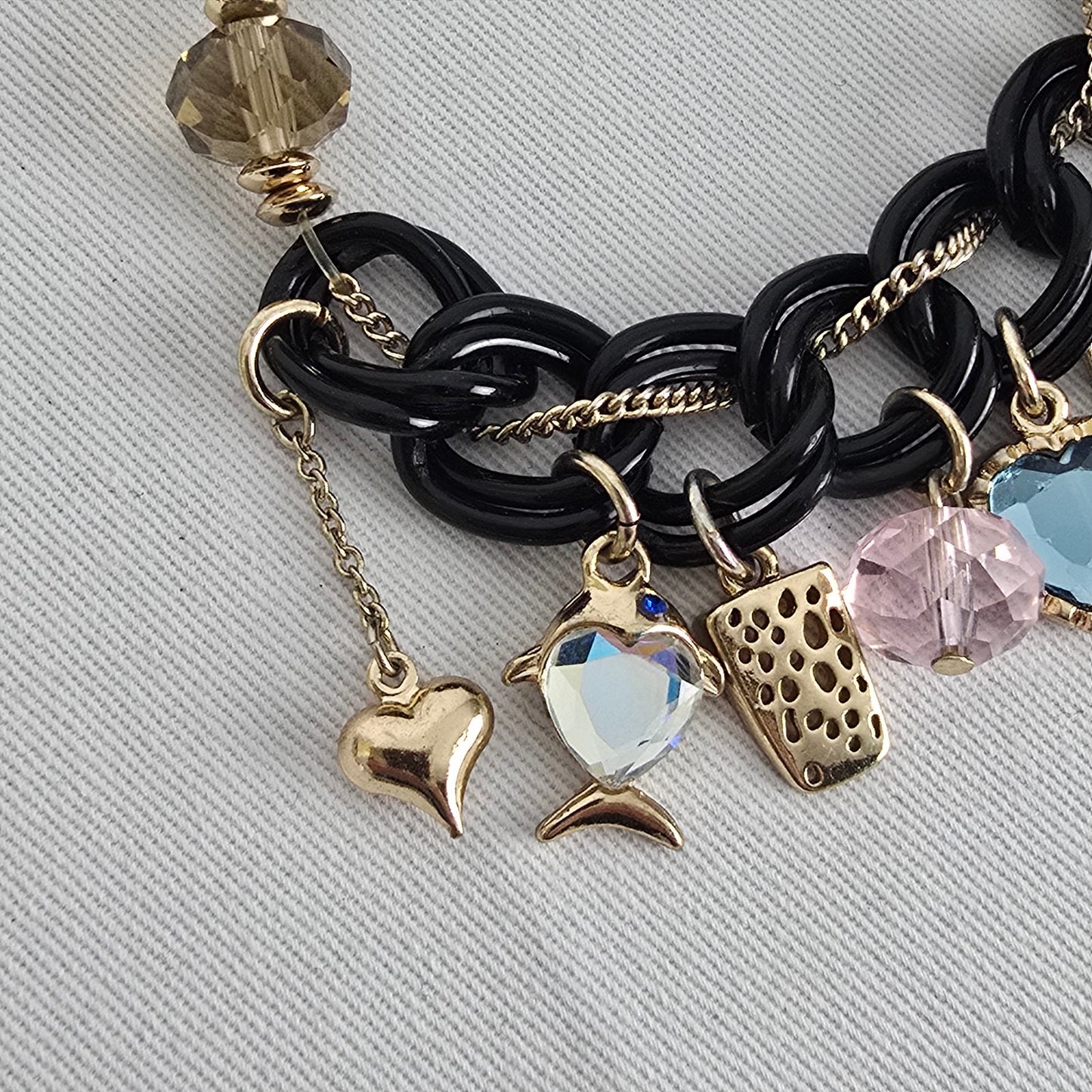 Betsey Johnson Bracelet Cat Charm Heart Crystal Gold Tone Beaded Chunky Stretch Bracelet