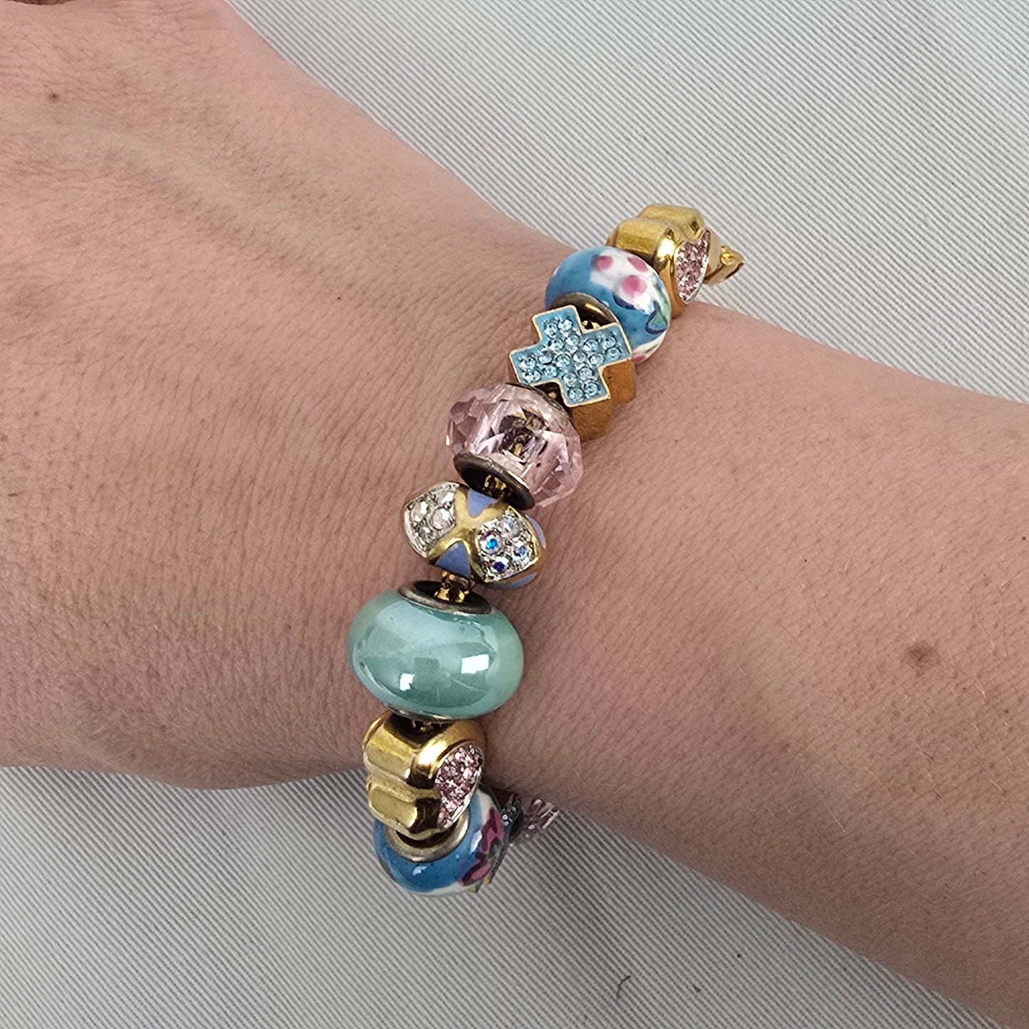 FAC Fifth Avenue Collection Charm Bracelet Gold Tone Heart Cross Beaded Crystal Bracelet