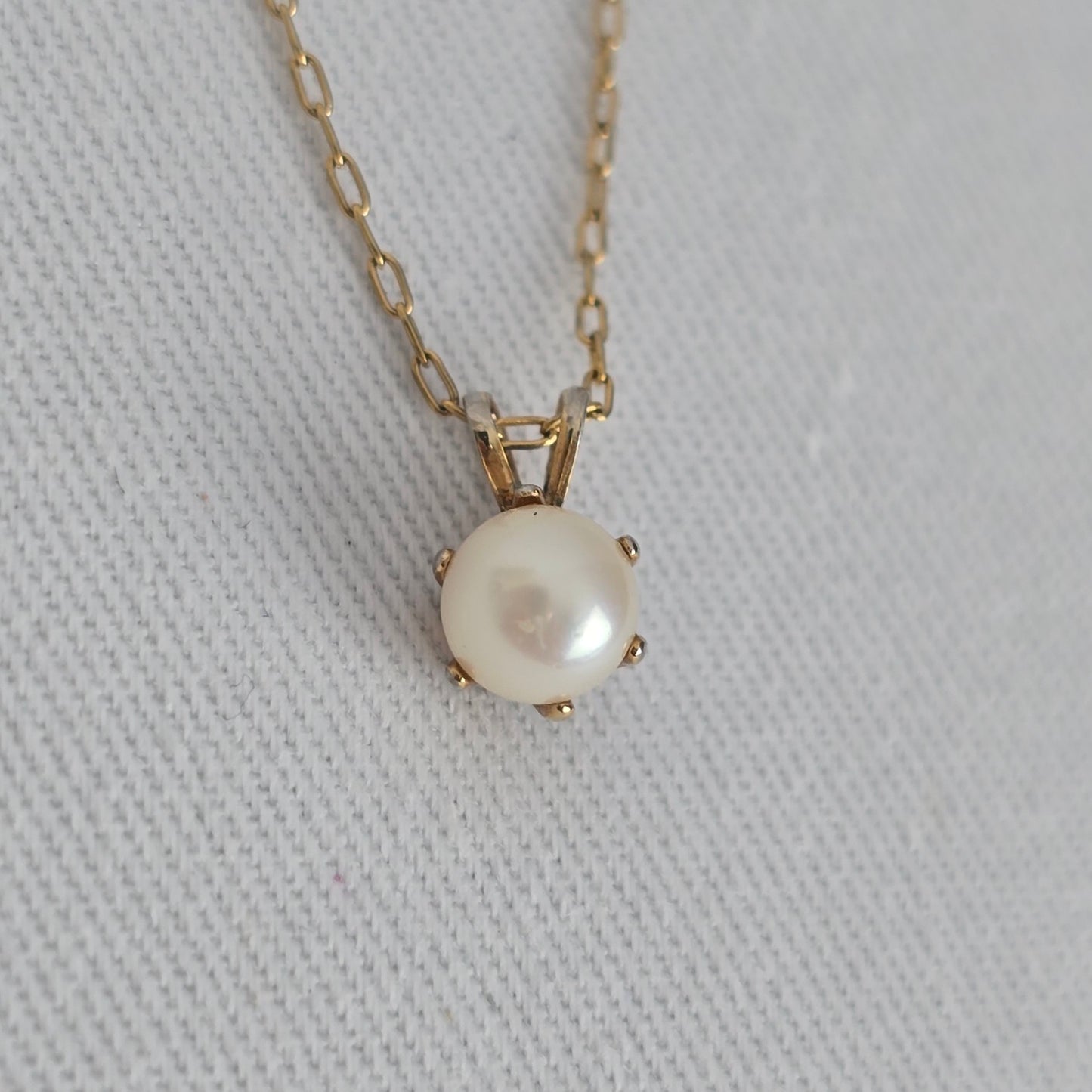 Gold Tone Faux Pearl Necklace Single Pearl Pendant Minimal Classic Necklace