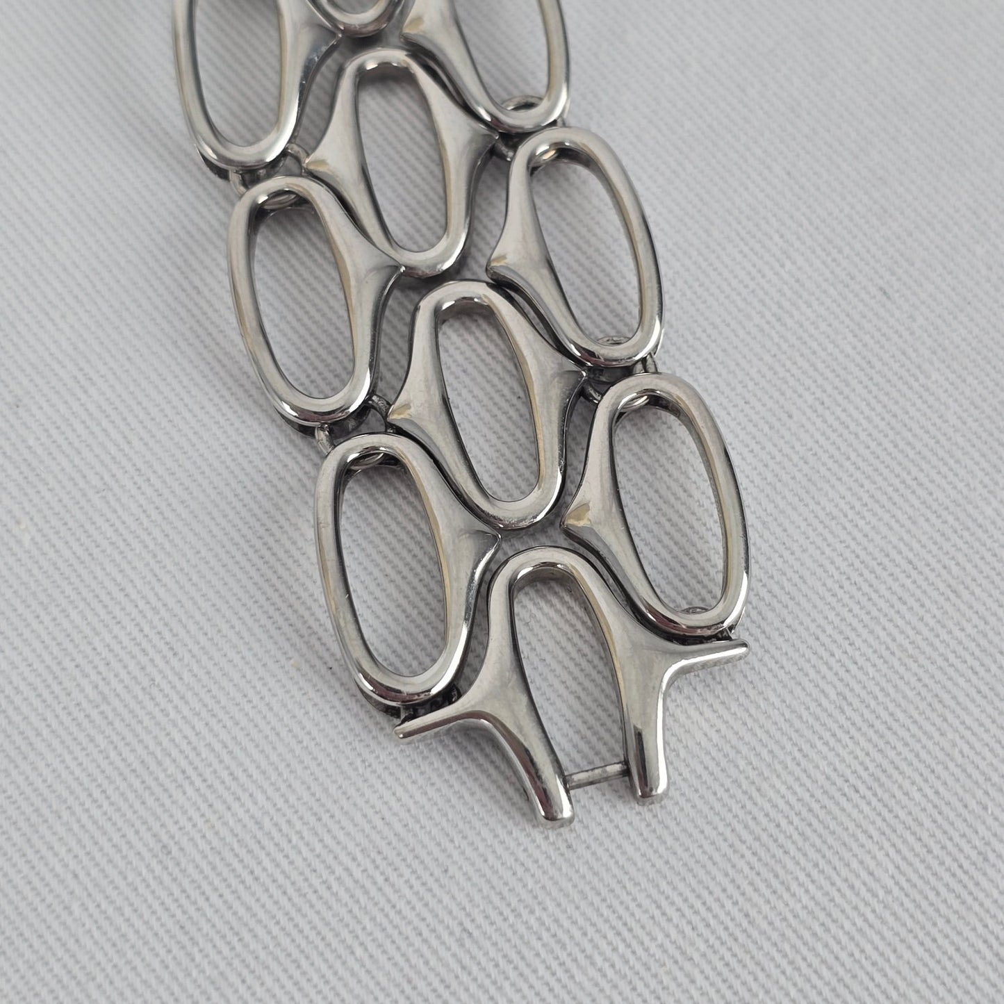 Fossil F2 Watch ES-1885 Stainless Steel Chunky Link Bracelet Watch Modern Silver Tone