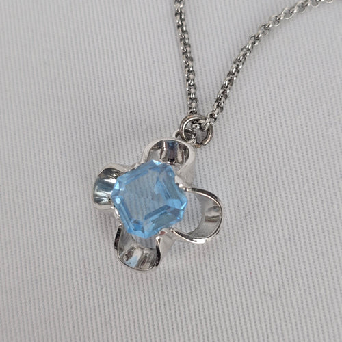 Vintage Blue Glass Stone Pendant Necklace Silver Tone Floral Setting Fossil Chain