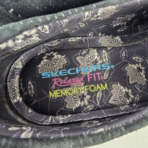 Skechers Relaxed Fit Memory Foam Slip On Runners Size 8 Black