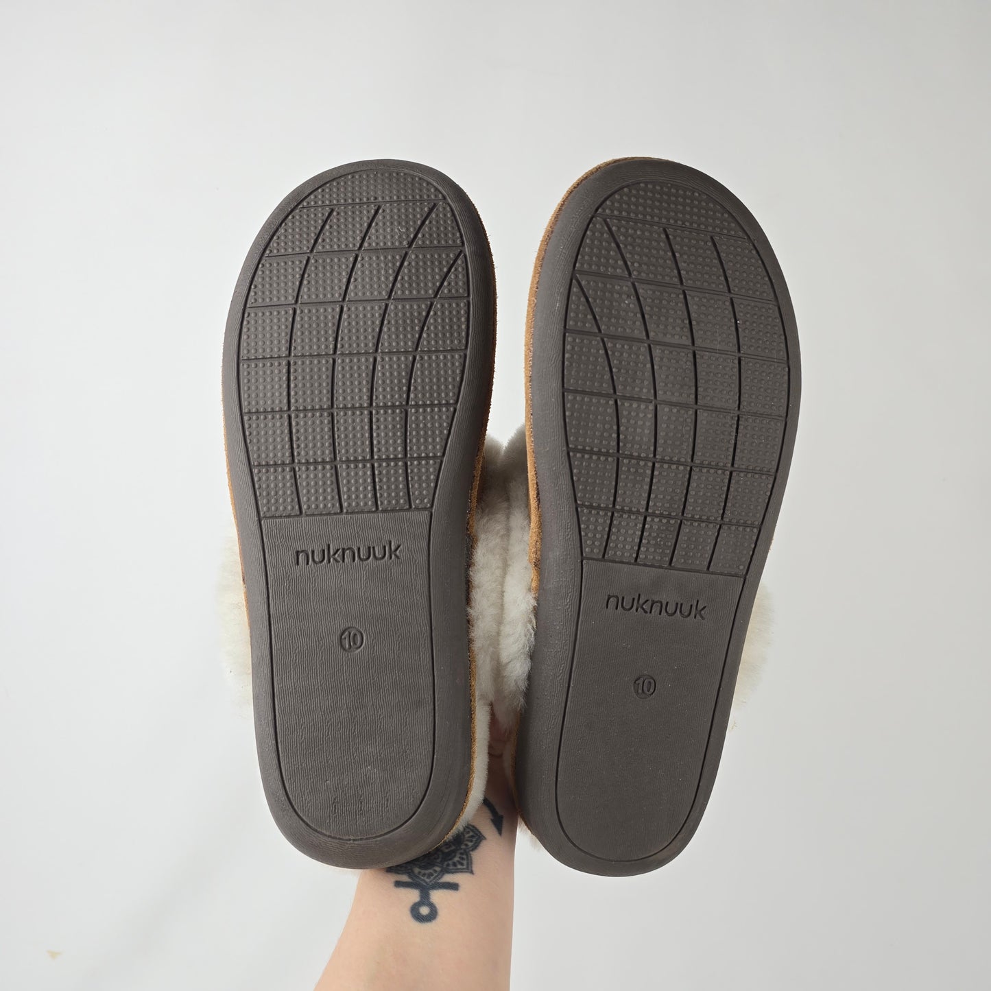 Nuknuuk Shearling Suede Slippers Size 10 Brown Cozy Mule