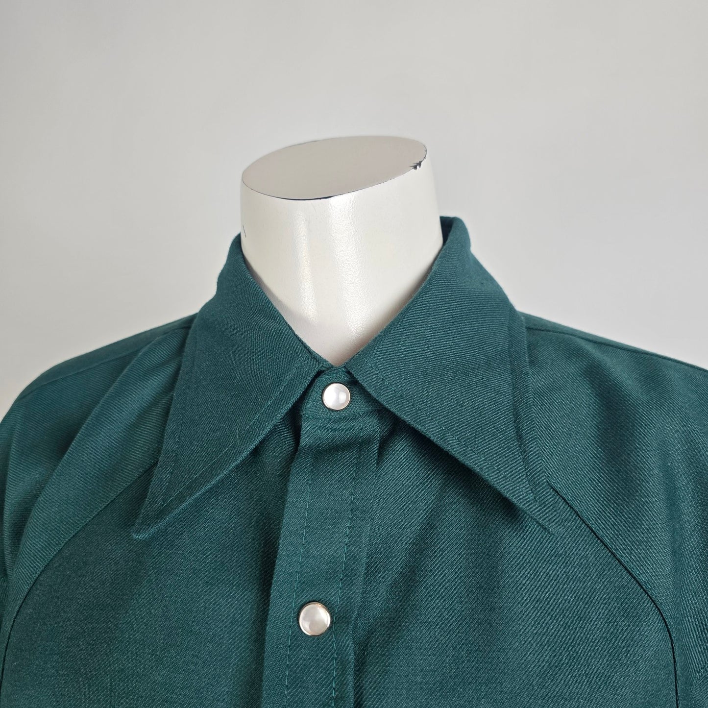 Calberta Western Pearl Snap Size L/XL Green Long Sleeve Vintage Canada Made