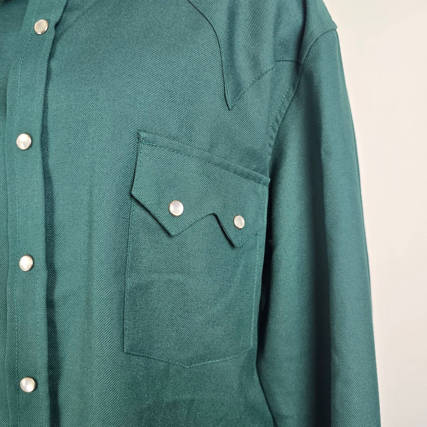 Calberta Western Pearl Snap Size L/XL Green Long Sleeve Vintage Canada Made