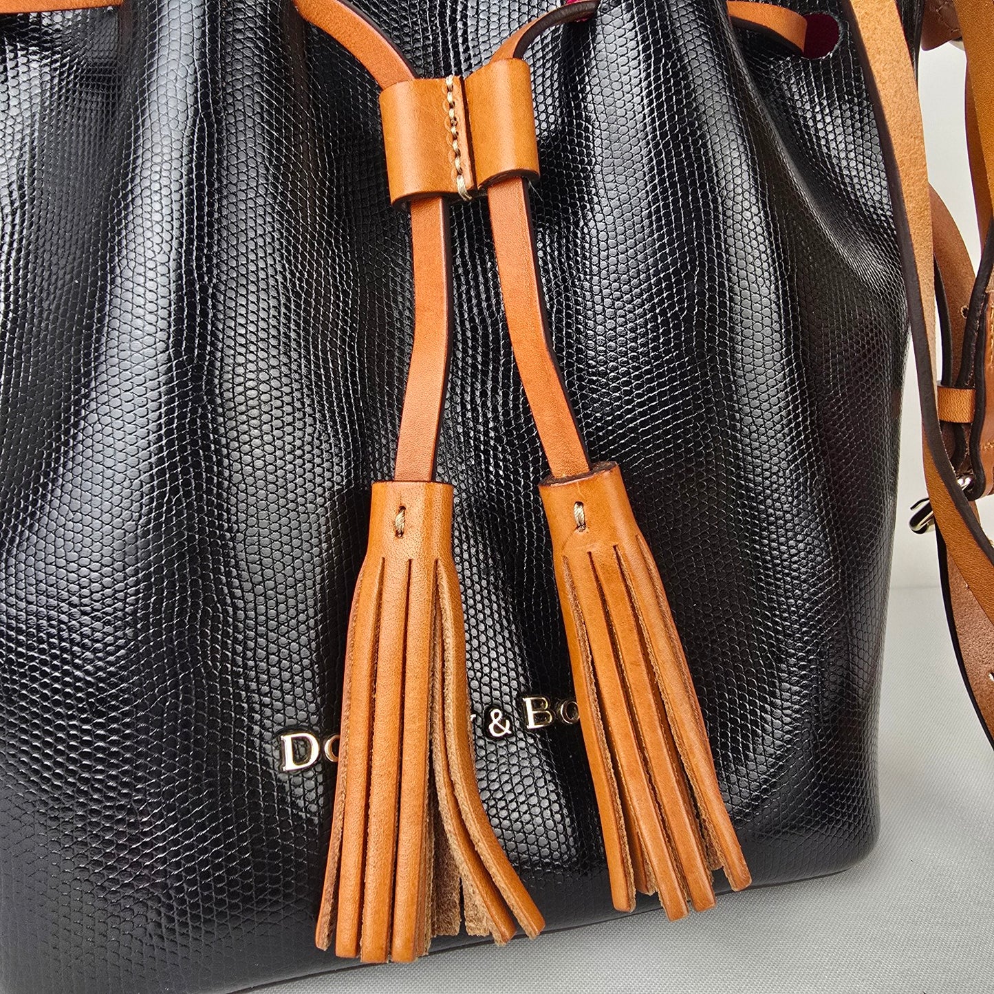 Dooney & Bourke Bucket Bag Black Smooth Leather Drawstring Purse Crossbody