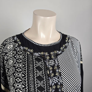 East Essence Kaftan Dress Size XL – Black & White Statement