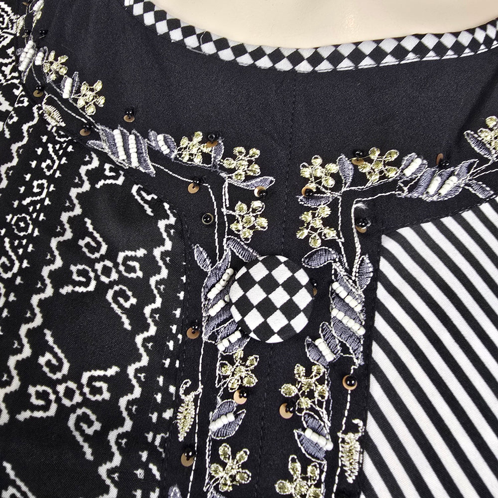 East Essence Kaftan Dress Size XL – Black & White Statement