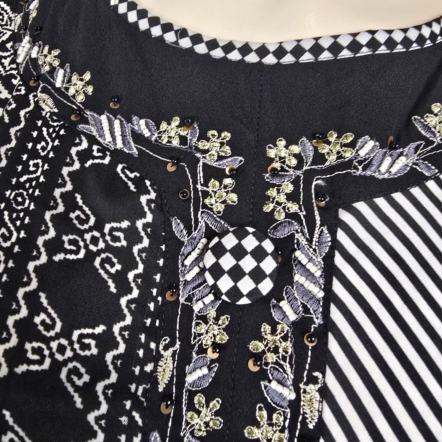 East Essence Kaftan Dress Size XL – Black & White Statement
