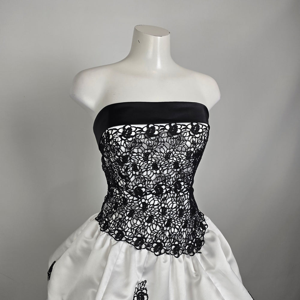 Vintage Black White Strapless Wedding Dress Dramatic Ruffle Skirt Lace Corset Bridal Size 10