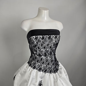 Vintage Black White Strapless Wedding Dress Dramatic Ruffle Skirt Lace Corset Bridal Size 10