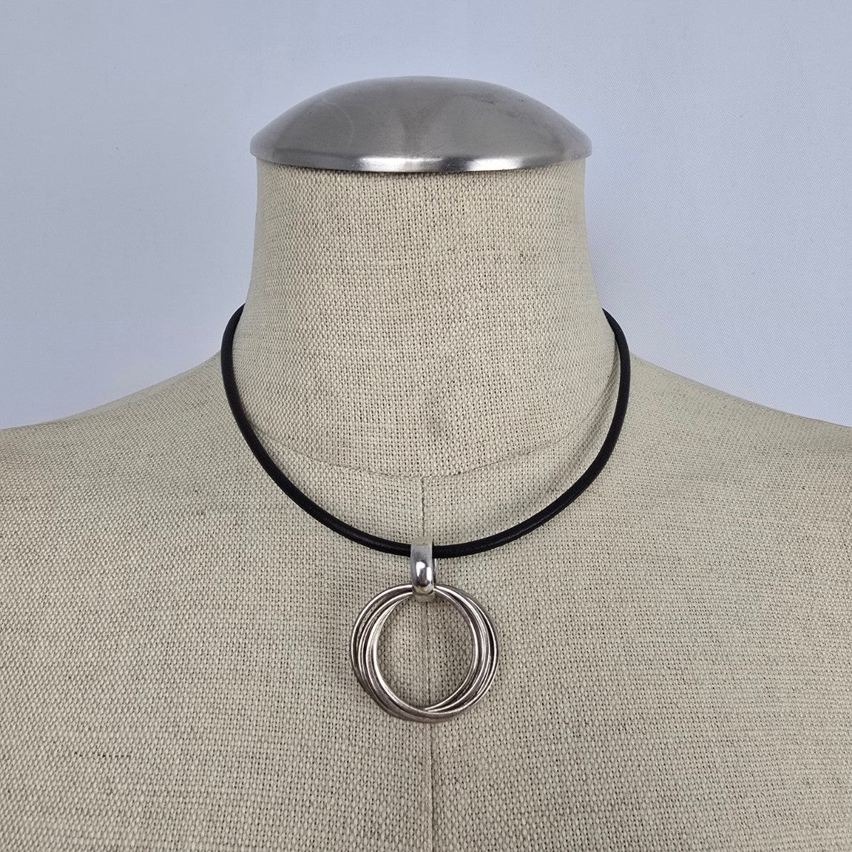 Silpada 925 Sterling Silver Interlocking Ring Pendant Black Leather Necklace
