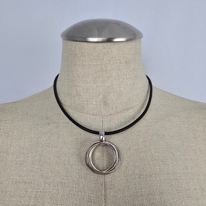 Silpada 925 Sterling Silver Interlocking Ring Pendant Black Leather Necklace