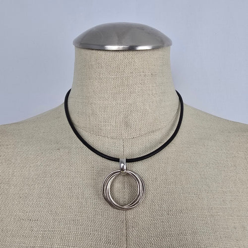 Silpada 925 Sterling Silver Interlocking Ring Pendant Black Leather Necklace