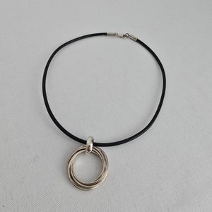 Silpada 925 Sterling Silver Interlocking Ring Pendant Black Leather Necklace