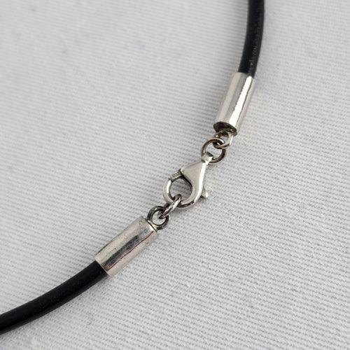 Silpada 925 Sterling Silver Interlocking Ring Pendant Black Leather Necklace