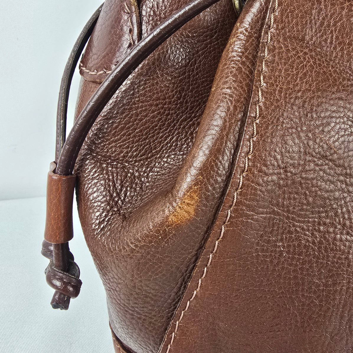 Vintage Brown Leather Drawstring Bag Crest Detail Slouchy Boho Crossbody