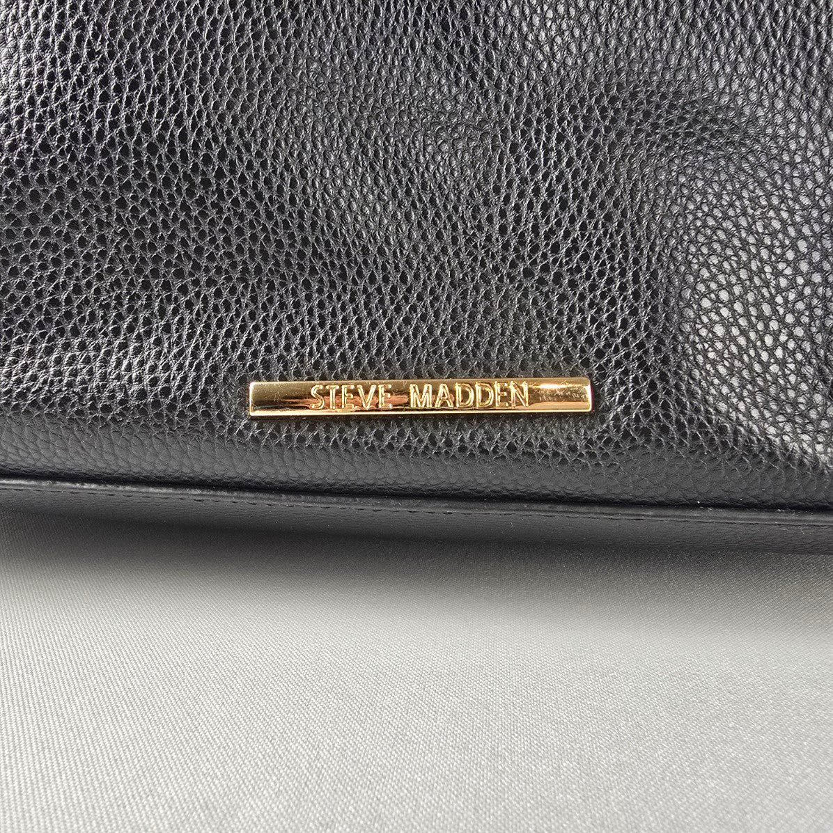 Steve Madden Black Tote Bag Gold Hardware Shoulder Purse Large Everyday Bag