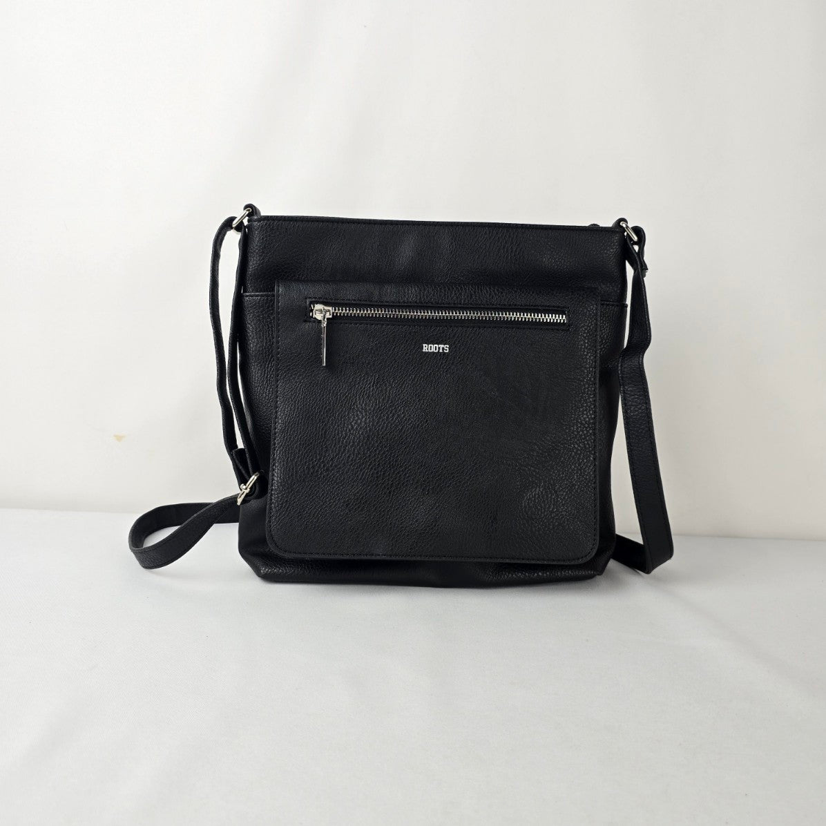 Roots Leather Crossbody Bag Black Messenger Purse Canada Classic