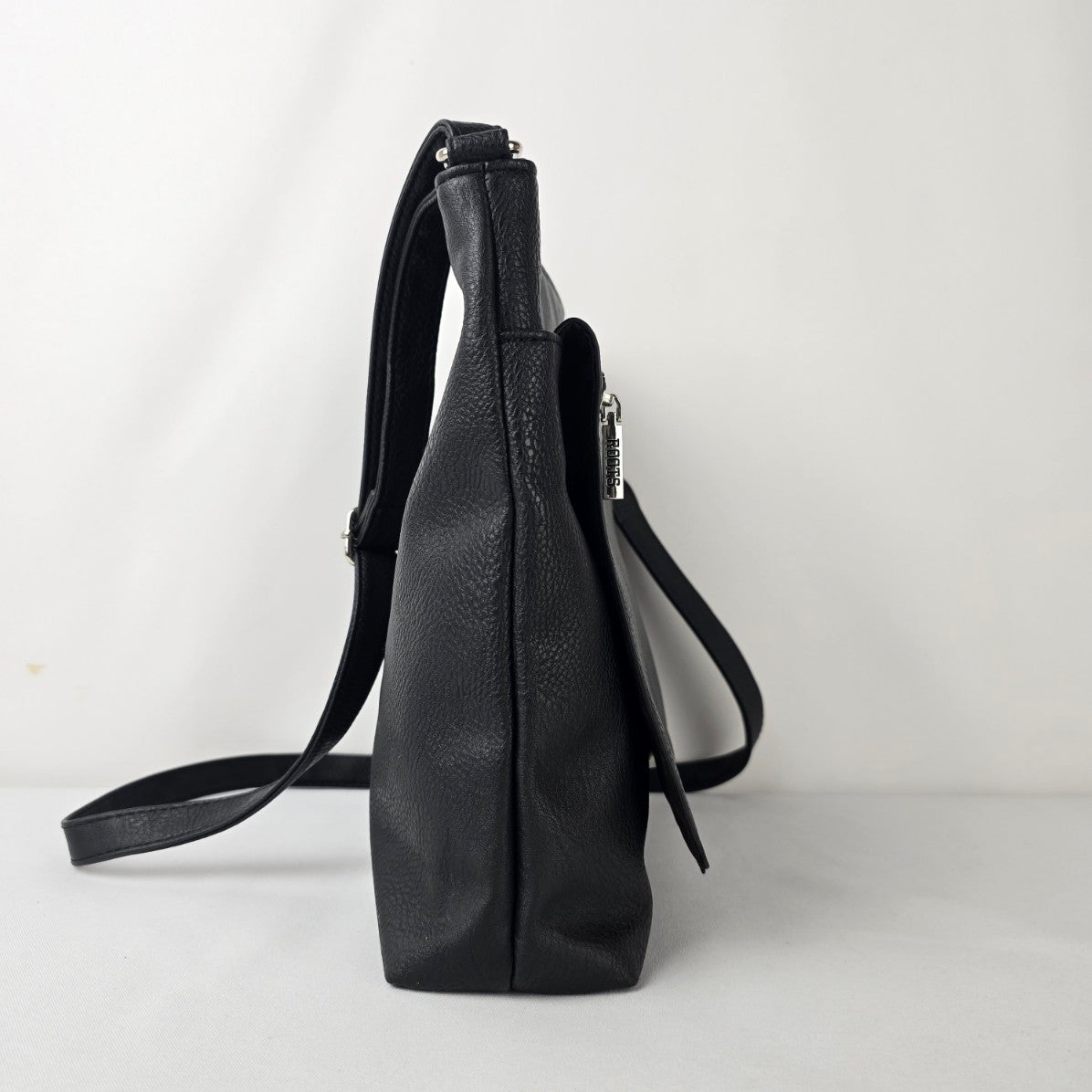 Roots Leather Crossbody Bag Black Messenger Purse Canada Classic