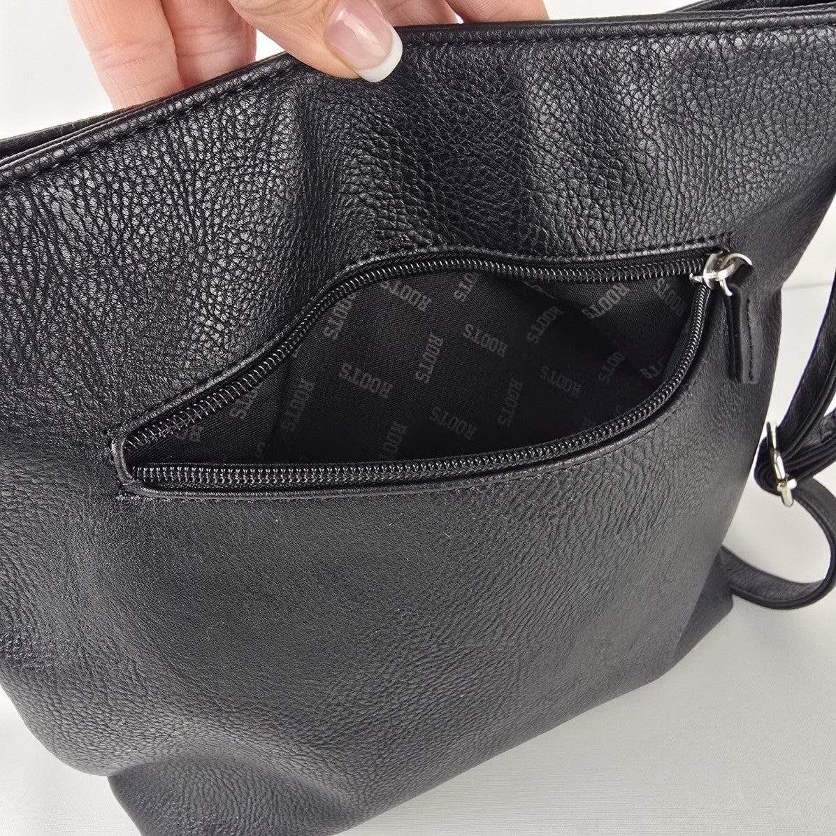 Roots Leather Crossbody Bag Black Messenger Purse Canada Classic