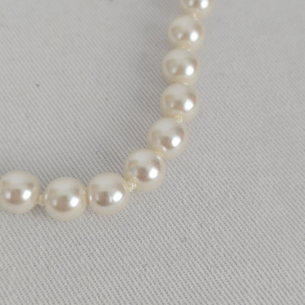 Classic White Pearl Necklace Graduated Beads Gold Clasp Bridal Elegant Timeless