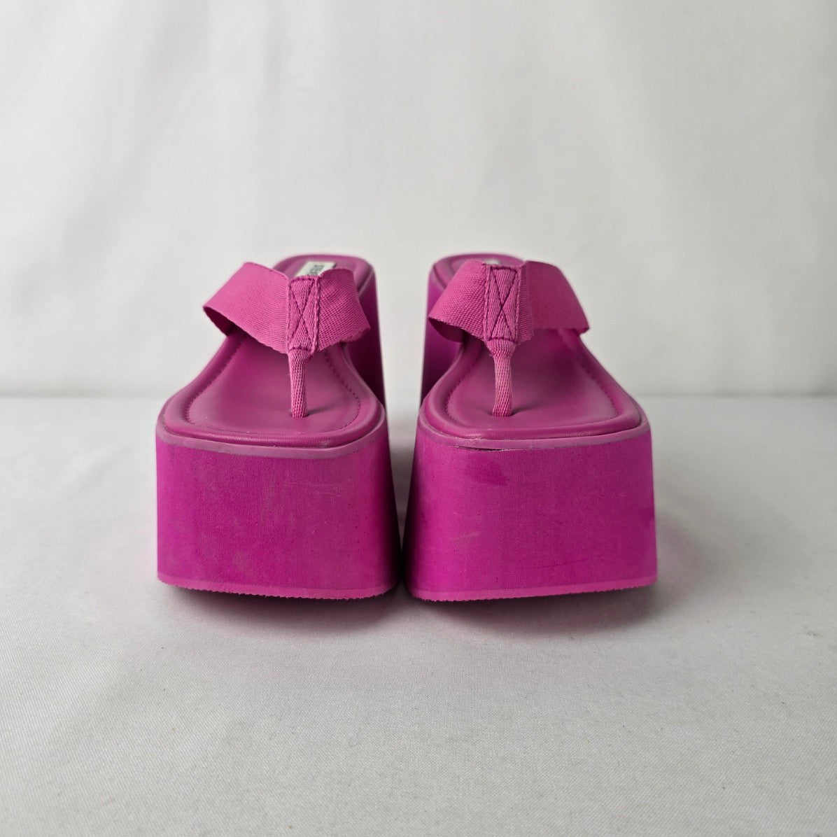 Steve Madden Platform Sandals Hot Pink Chunky Thong Sandals Statement Size 6