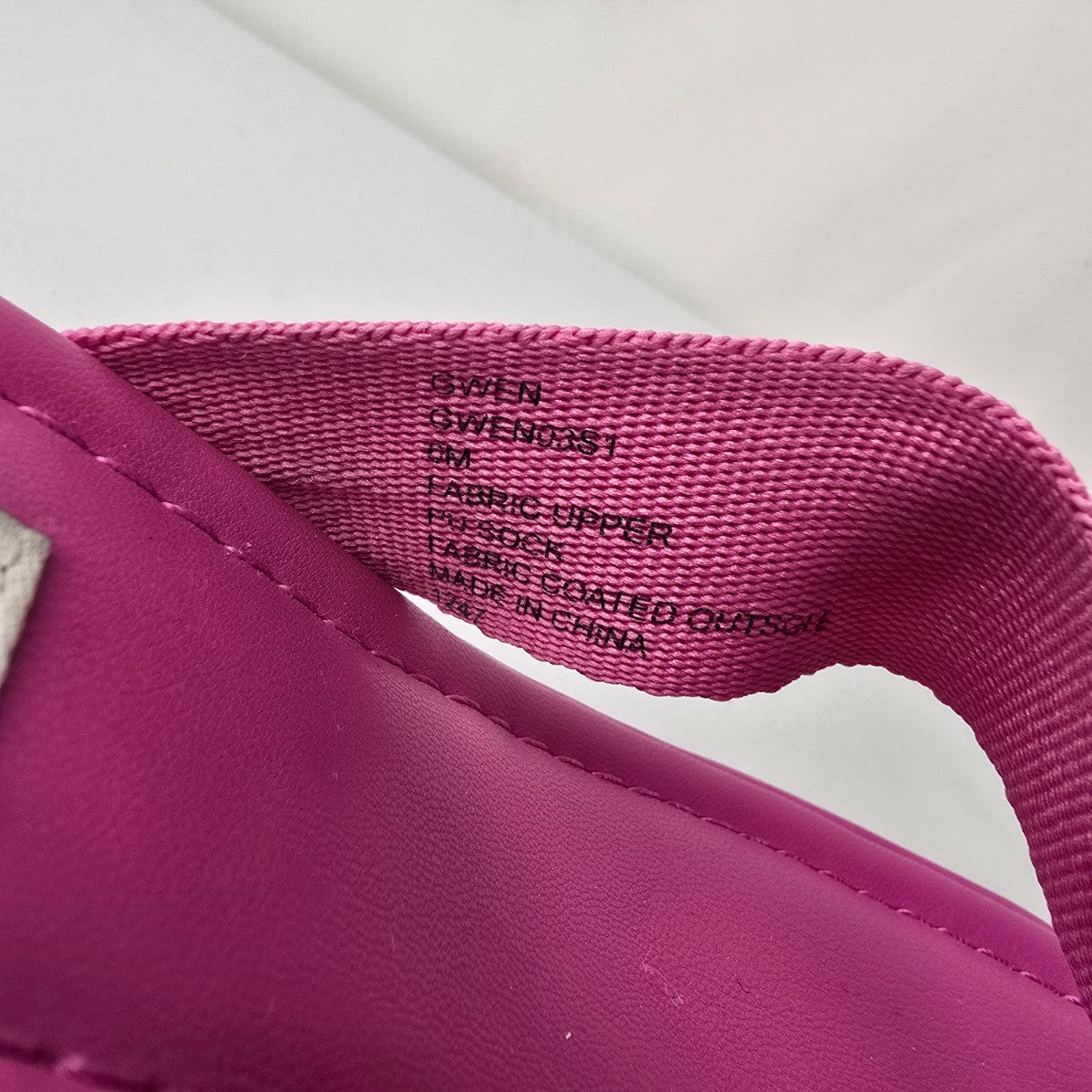 Steve Madden Platform Sandals Hot Pink Chunky Thong Sandals Statement Size 6
