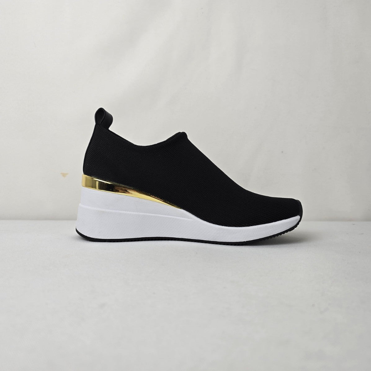 DKNY Palma 2 Wedge Sneakers Black Gold Zip Slip On Women’s Size 6.5