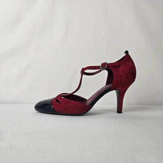 Naturalizer Focus T-Strap Heels Red Suede Black Cap Toe Pumps Size 6.5