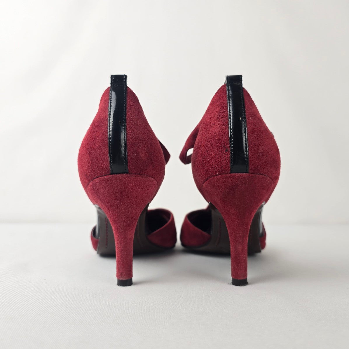 Naturalizer Focus T-Strap Heels Red Suede Black Cap Toe Pumps Size 6.5