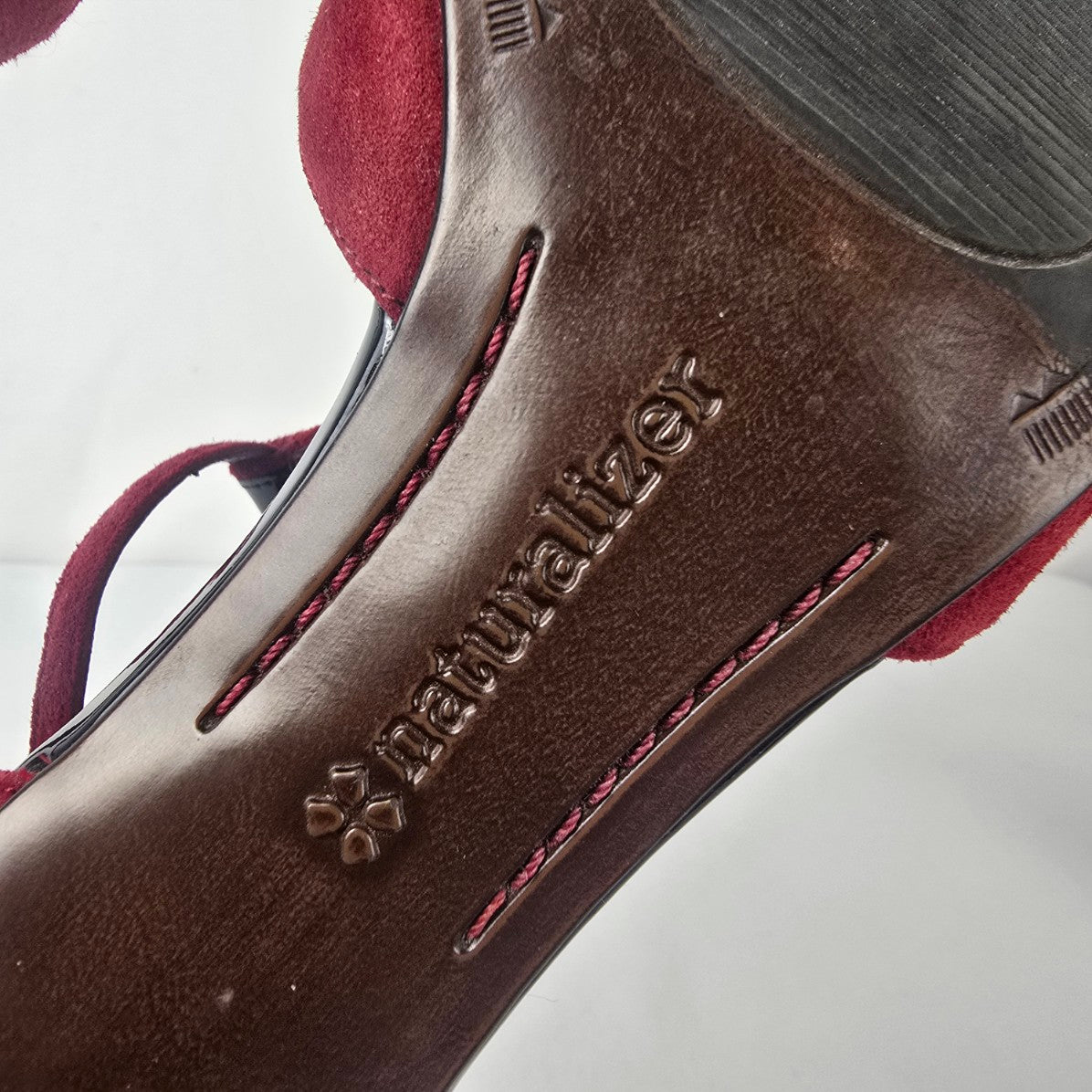 Naturalizer Focus T-Strap Heels Red Suede Black Cap Toe Pumps Size 6.5