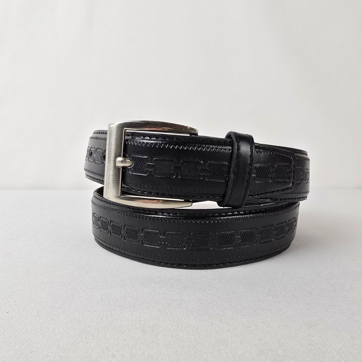 Gold Coast Black Leather Belt Embossed Pattern Silver Buckle Size M/L