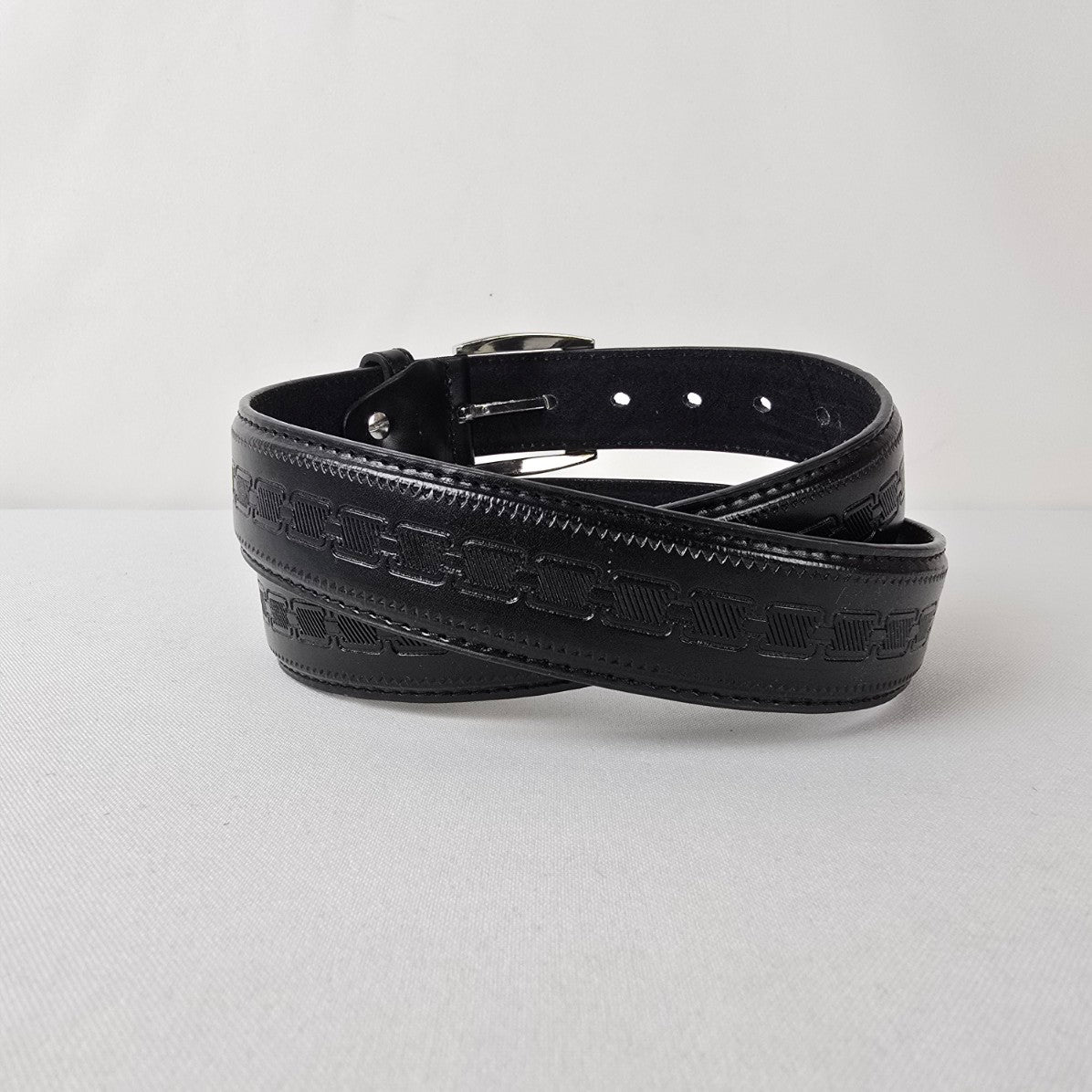 Gold Coast Black Leather Belt Embossed Pattern Silver Buckle Size M/L