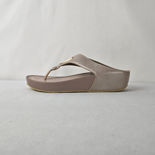 MEXX Champagne Metallic Wedge Thong Sandals Comfort Flip Flops Size 9