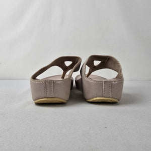 MEXX Champagne Metallic Wedge Thong Sandals Comfort Flip Flops Size 9