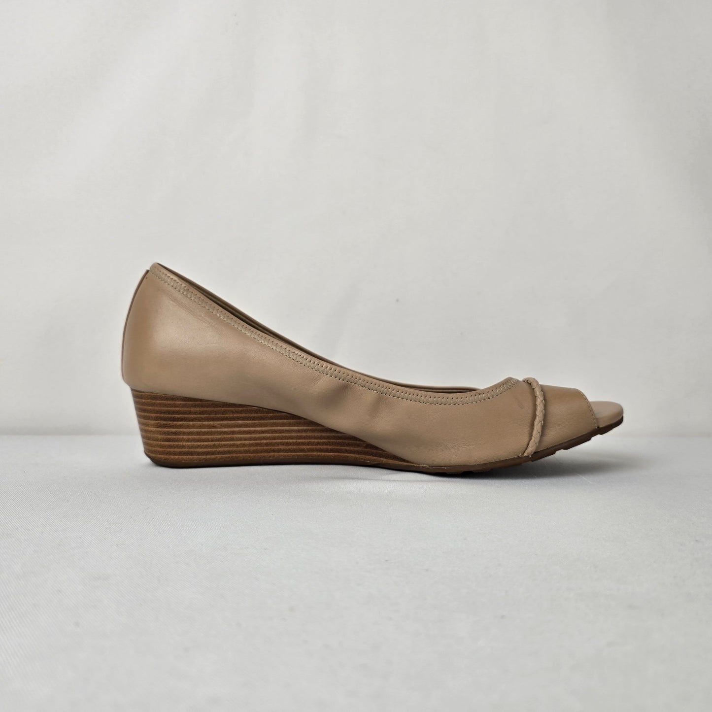 Cole Haan Grand.OS Nude Leather Peep Toe Wedge Heels Size 12 Comfort Pumps