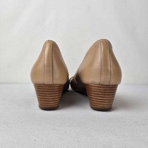 Cole Haan Grand.OS Nude Leather Peep Toe Wedge Heels Size 12 Comfort Pumps