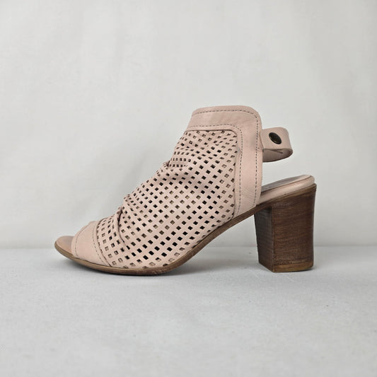 Bueno Blush Pink Perforated Leather Peep Toe Block Heel Sandals Size 8