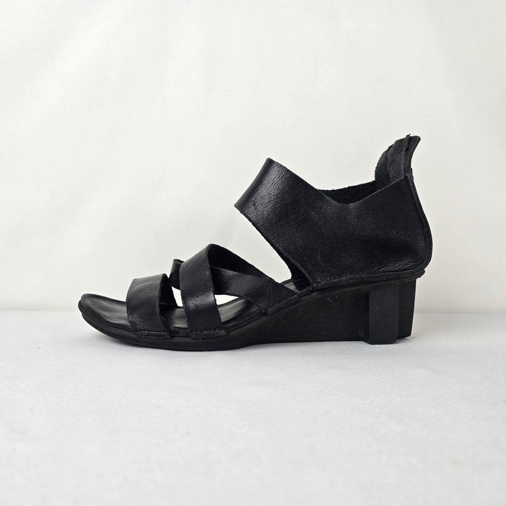 Trippen Black Leather Asymmetrical Sandals Comfort Block Heel Size 9