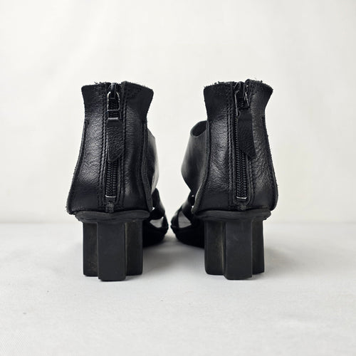 Trippen Black Leather Asymmetrical Sandals Comfort Block Heel Size 9