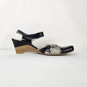Tour en Ville Black Patent Snakeskin Mary Jane Heels Size 10